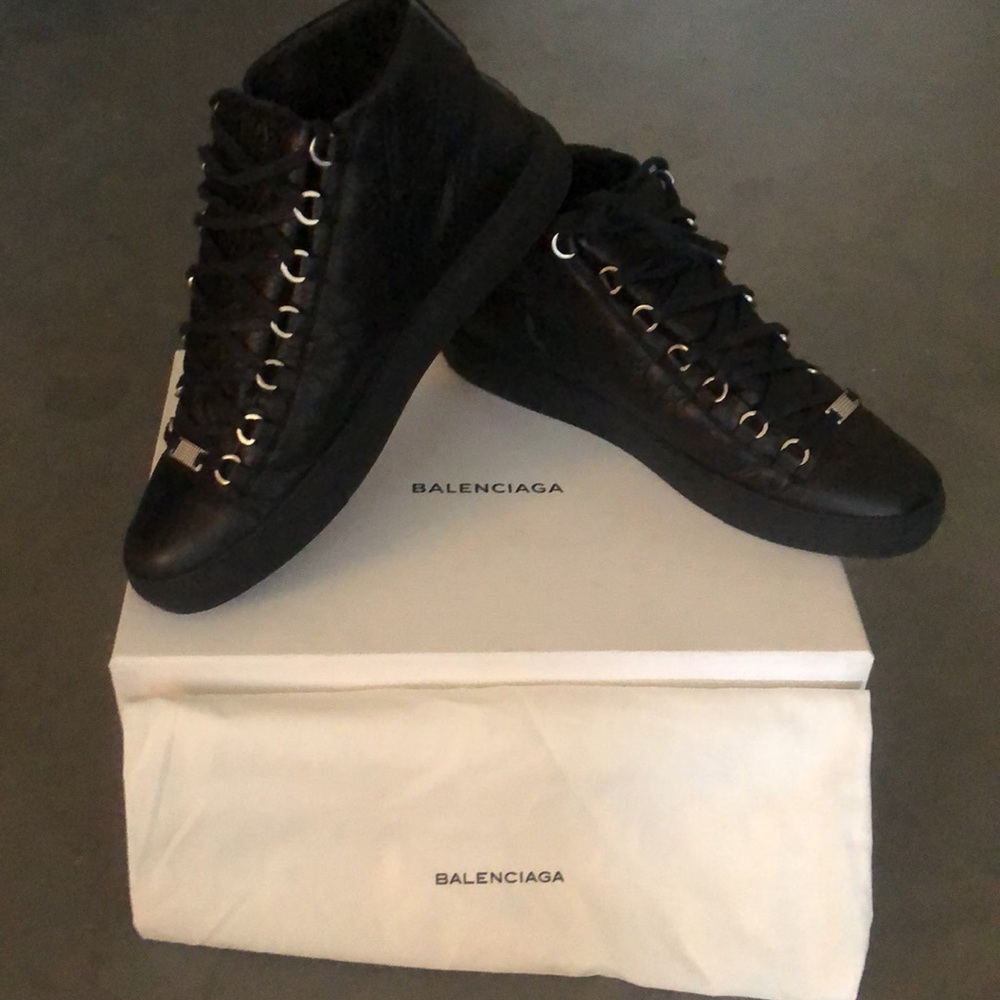 Balenciaga sneakers blk size 11